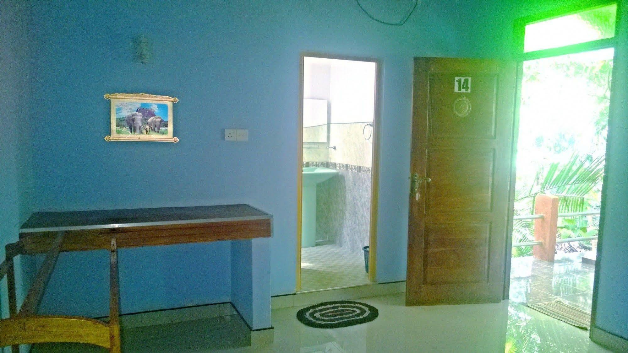 Sigiri Holiday Inn Inamaluwa Exterior photo